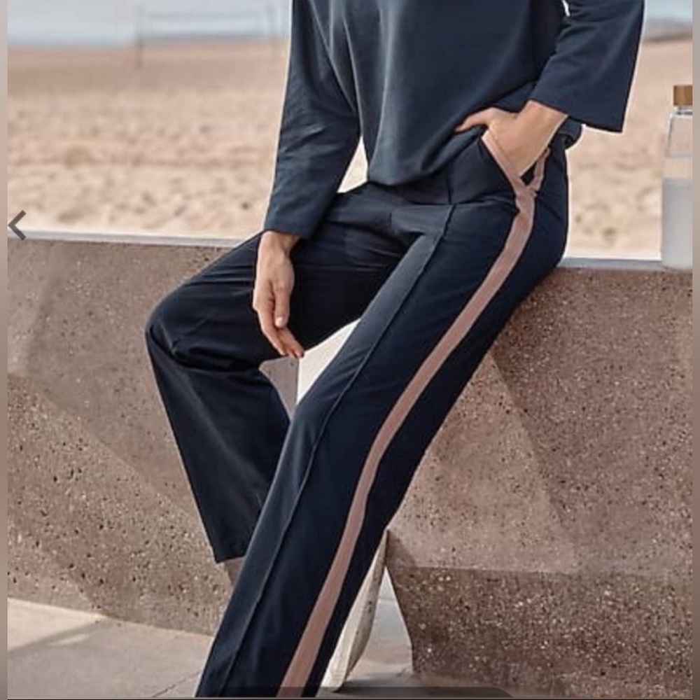 EUC- J. Jill ‘Fit Blue On The Go’ Wide Leg Stretch Pants